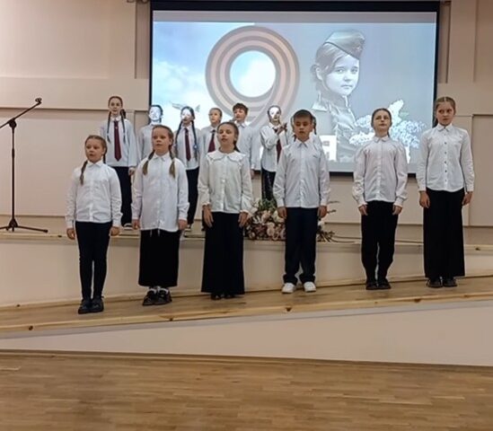 В преддверии 80-летия Великой Победы в Центре «РОСТОК» состоялся трогательный и душевный концерт «Они сражались за Победу»