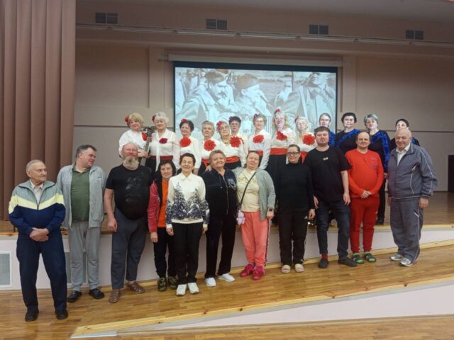 ?Сегодня Центр РОСТОК наполнился особой атмосферой в преддверии Дня защитника Отечества! С замечательным концертом «Стоит на страже Родины солдат» приехали талантливые артистки Территориального центра Фрунзенского района.